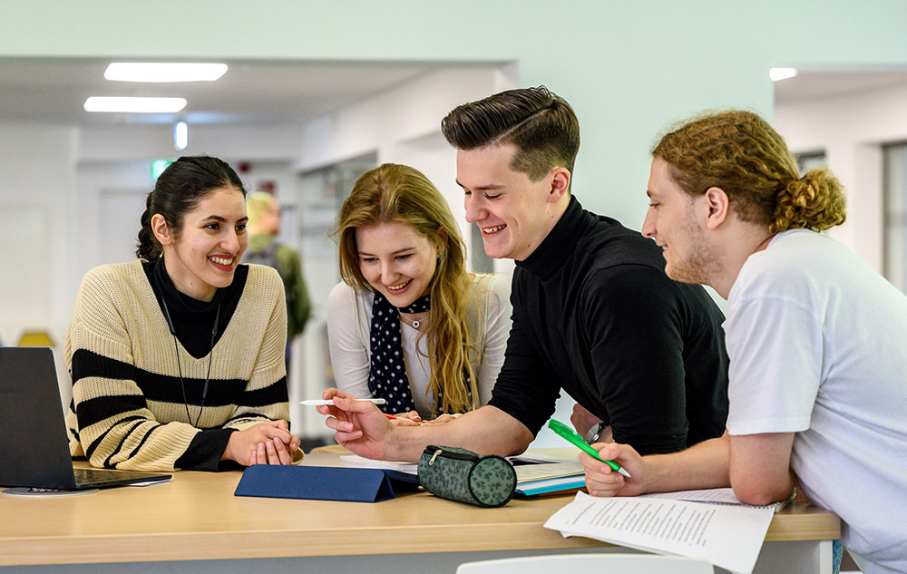 HSNR begrüßt 2732 neue Studierende zum Start des Wintersemesters