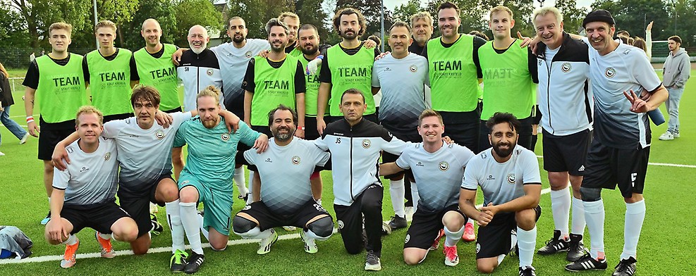 „Azubi Kick & Comedy Cup“: Krefelder Team gewinnt