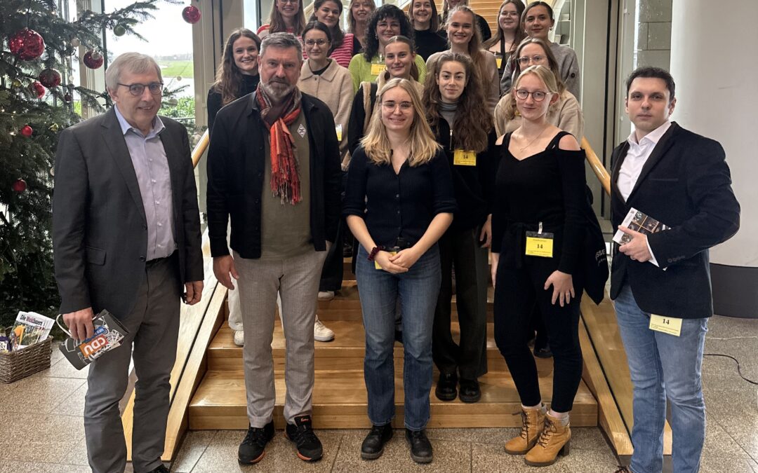 Studierende besuchen NRW-Landtag 